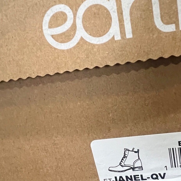 New Earth Brands Lace Up Ankle Janel Boots Bootie Navy Blue NIB Fashion - Picture 3 of 10